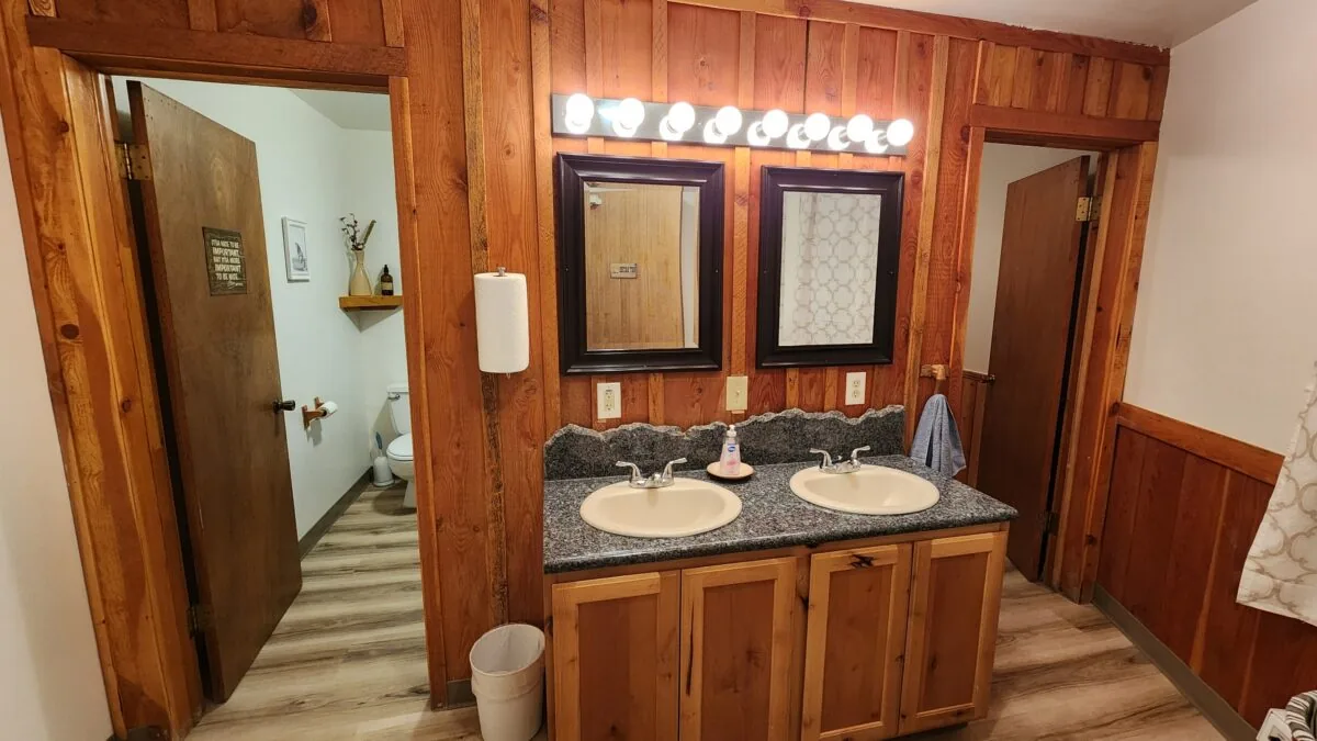 Backcountry Ski and Snowboard Lodge